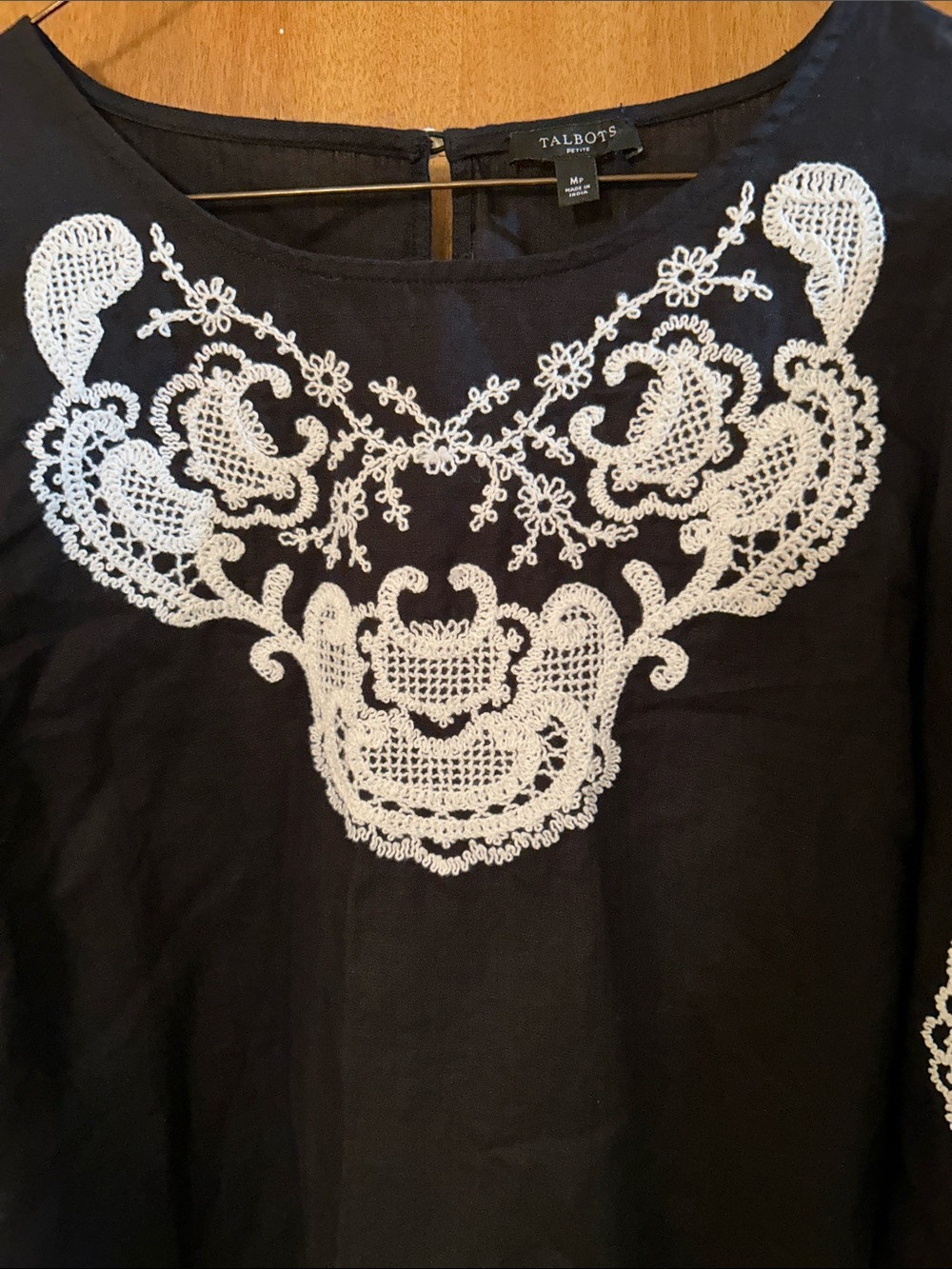 Talbots Black & White Embroidered cotton/ linen blend. M. Like new